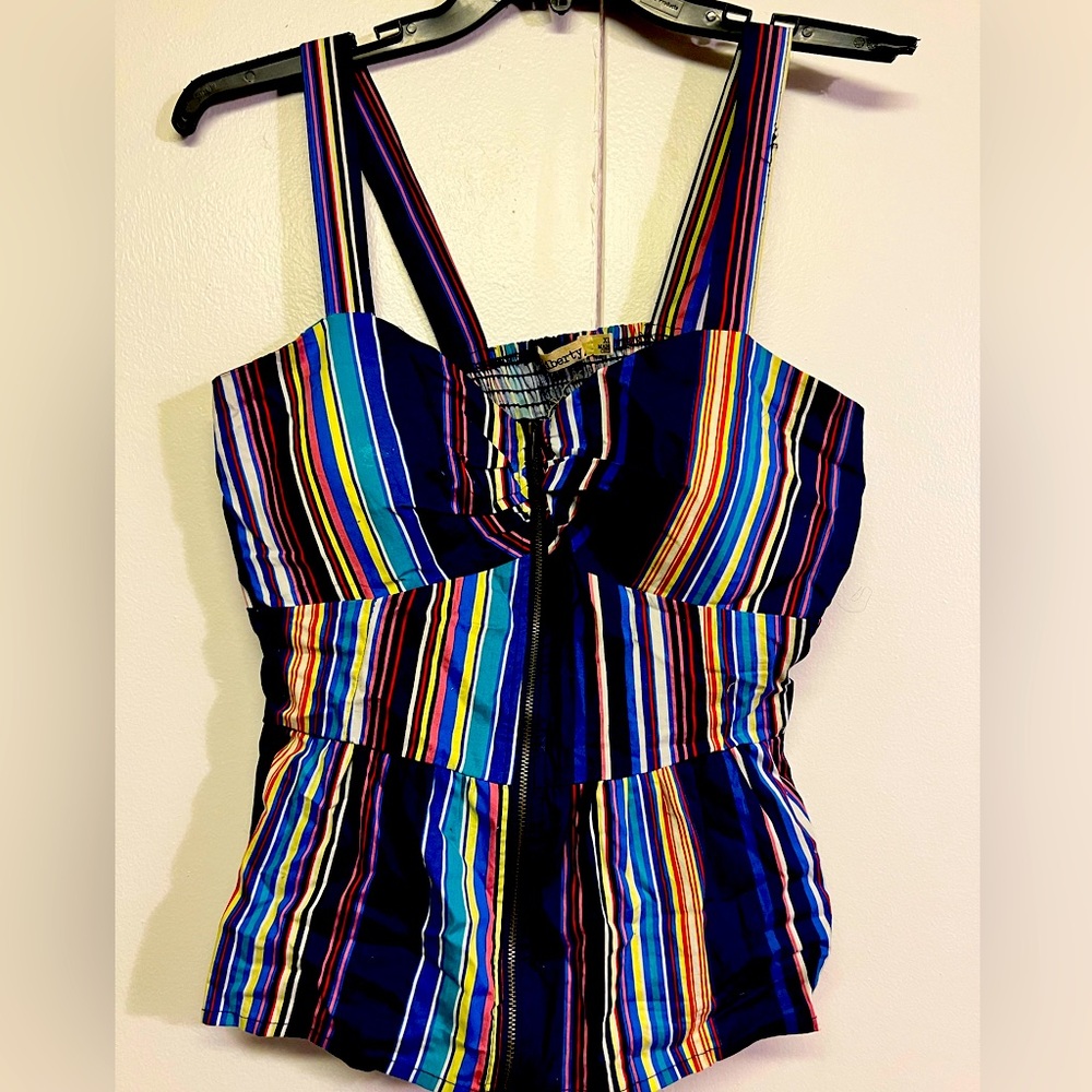 Vibrant flare top